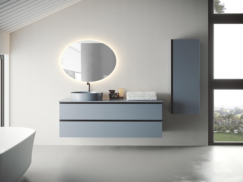 Realistischer, modischer Badezimmerschrank aus massivem Holz mit heller Lackierung, schwebender Wand-Badezimmerschrank