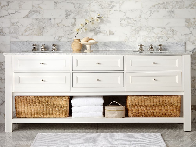 Eleganter Badezimmer-Waschtisch im Shaker-Stil, weiß lackiert, matt, Massivholz, mit heller Arbeitsplatte