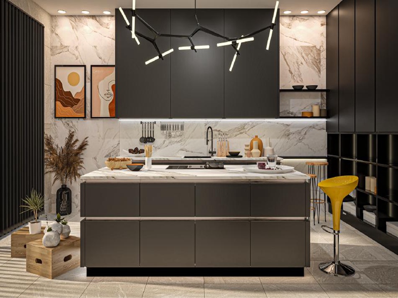 Stilvolle, schwarz lackierte Küchenschränke mit flachem Panel und gemustertem Quarzit