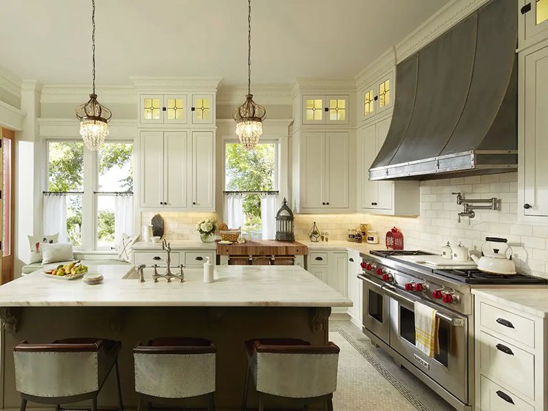 Reinweiß lackierte Massivholz-Küchenschränke im Shaker-Stil mit Glaspaneel-Designs