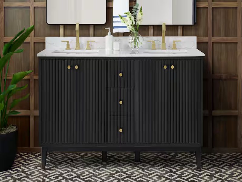 Moderner, heller, luxuriöser Badezimmerschrank aus schwarz lackiertem Massivholz mit Riffelung