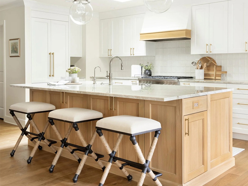 Shaker kitchen cabinet